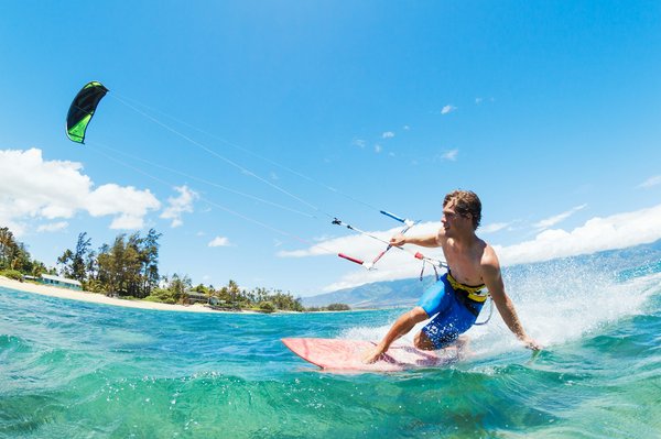 Où trouver les meilleures plages pour le kitesurf à Zanzibar ?